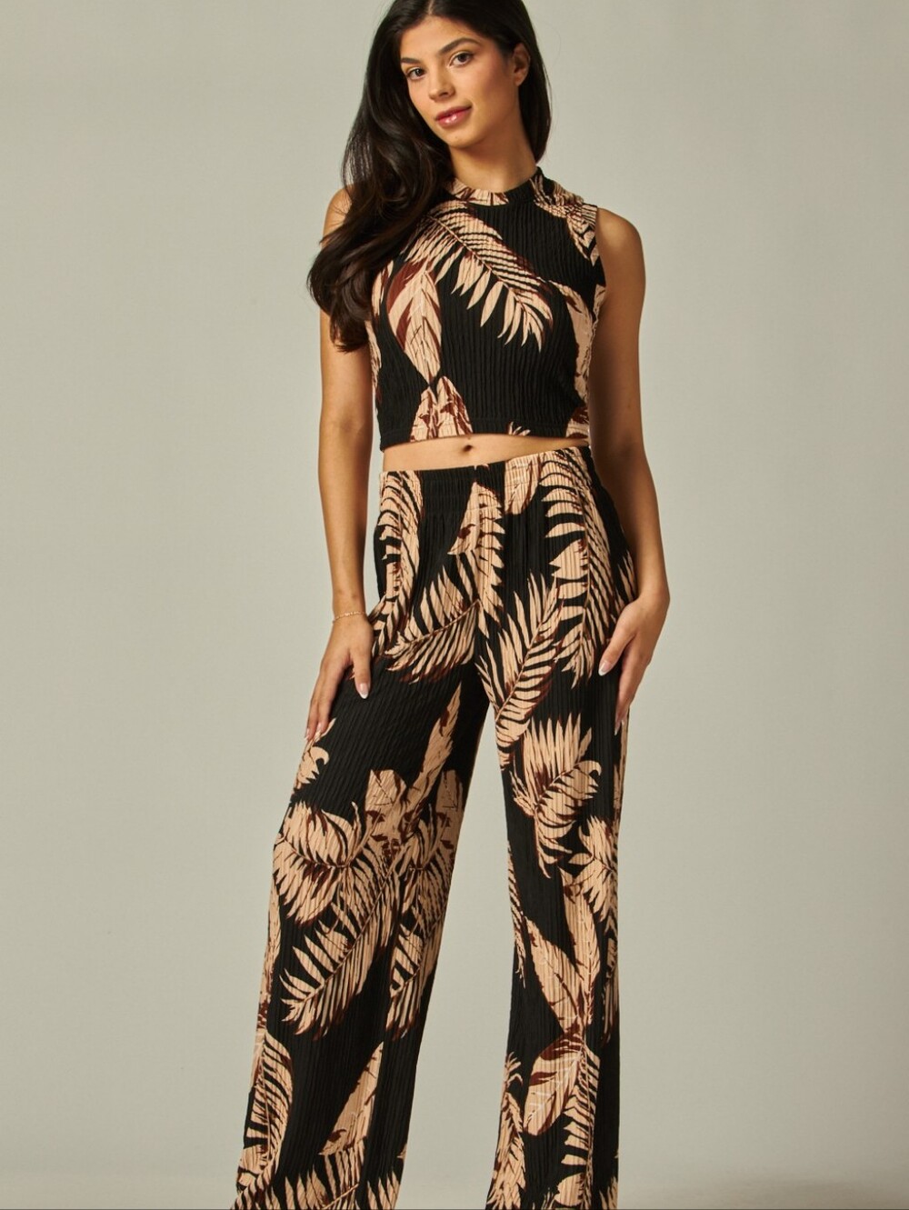 Black Tropical Sleeveless Crinkle Pantsuit